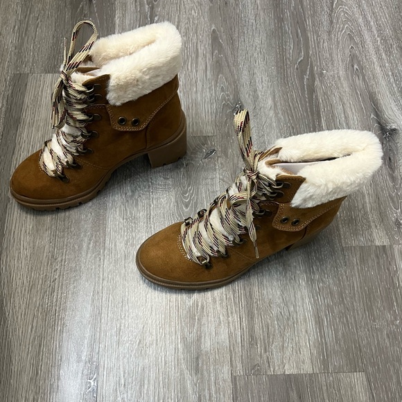 Brown and white Jellypop boots - Picture 2 of 7